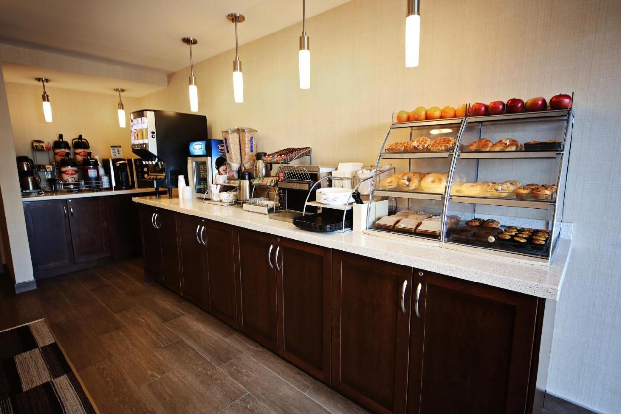 Waterfront Inn New Liskeard Екстер'єр фото
