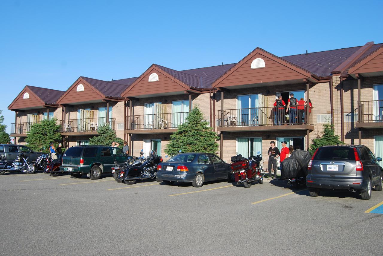 Waterfront Inn New Liskeard Екстер'єр фото